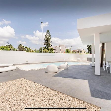 Leonida'S Room Pool And Jacuzzi Quartu Sant'Elena Exterior photo